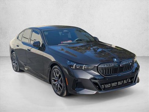 Certified 2025 BMW i5 eDrive40i w/ M Sport Package image 3