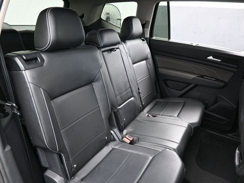 Used 2022 Volkswagen Atlas SE w/ Black Wheel Package image 45