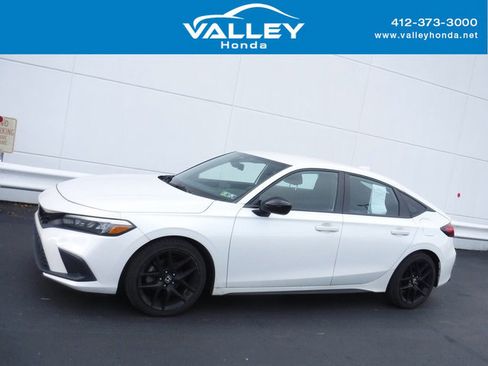 Used 2022 Honda Civic Sport image 2