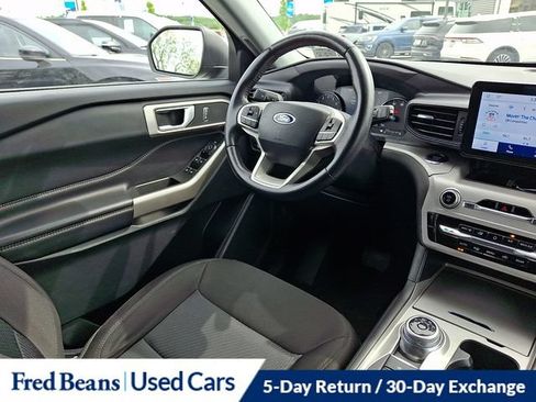 Used 2023 Ford Explorer XLT AWD/4WD image 21