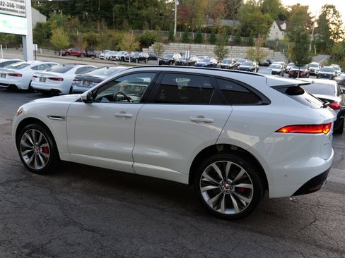 Used 2019 Jaguar F-PACE S image 7