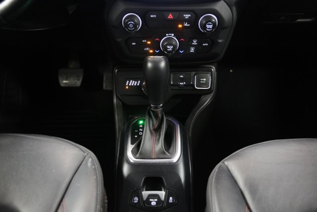 Used 2023 Jeep Renegade Trailhawk w/ Trailhawk Elite Group AWD/4WD image 33