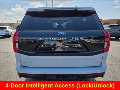 Used 2025 Ford Expedition Max Active AWD/4WD image 8