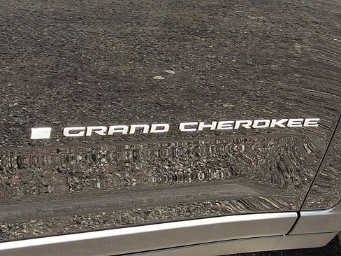 New 2025 Jeep Grand Cherokee Limited image 16