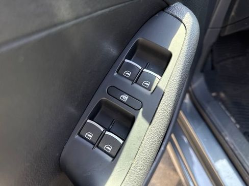 Used 2014 Volkswagen Jetta SE FWD image 18