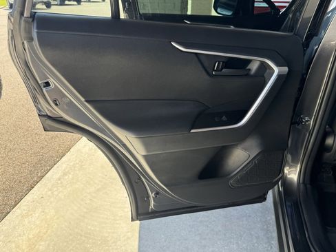 Used 2021 Toyota RAV4 LE image 35