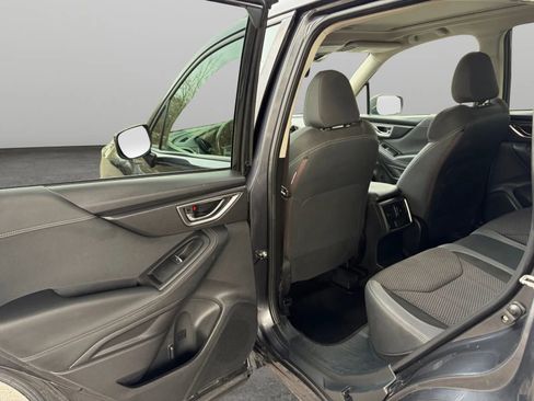 Used 2019 Subaru Forester Premium w/ All-Weather Package AWD/4WD image 12