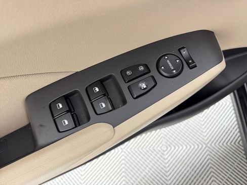 Used 2022 Hyundai Accent SE image 18