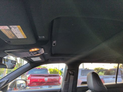 Used 2023 Toyota Highlander XSE AWD/4WD image 21