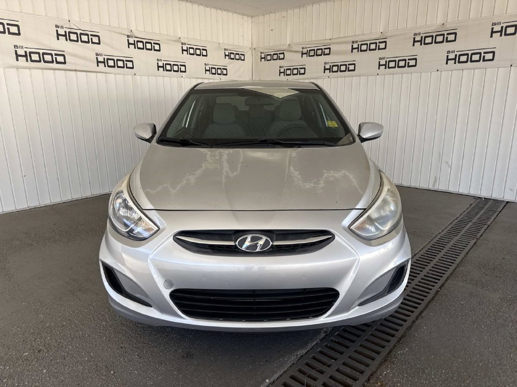 Used 2017 Hyundai Accent SE FWD image 2