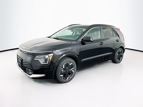 Used 2024 Kia Niro Wind w/ Wind Preserve Package FWD image 3