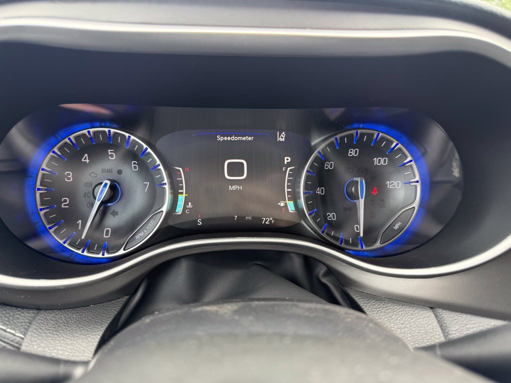 New 2027 Chrysler Pacifica Select w/ Family Tech Group FWD image 19