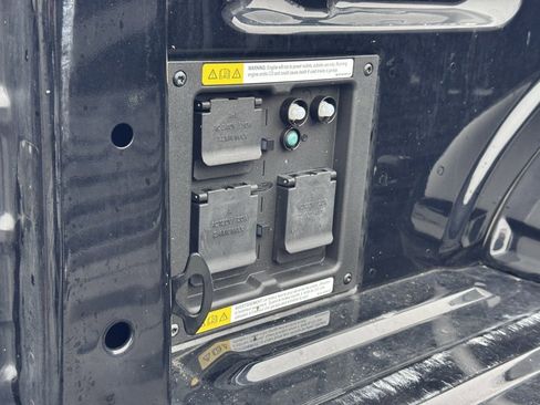 Used 2023 Ford F150 Lariat w/ Equipment Group 502A High image 38