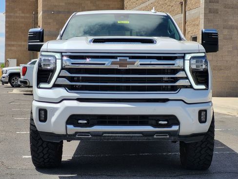Used 2024 Chevrolet Silverado 3500 High Country w/ High Country Premium Package AWD/4WD image 3