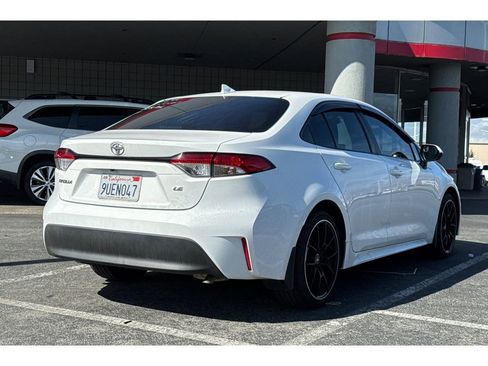 Used 2024 Toyota Corolla LE image 3