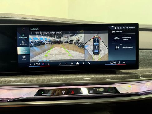 Used 2025 BMW 760i xDrive w/ Executive Package image 21