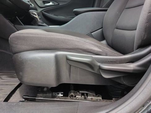 Used 2021 Chevrolet Malibu LS FWD image 24