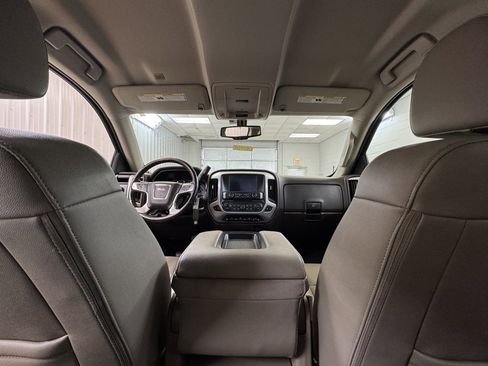 Used 2017 GMC Sierra 1500 SLT w/ Suspension Package, Off-Road image 19