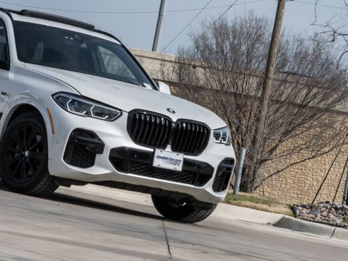 Certified 2023 BMW X5 xDrive45e w/ Executive Package image 5