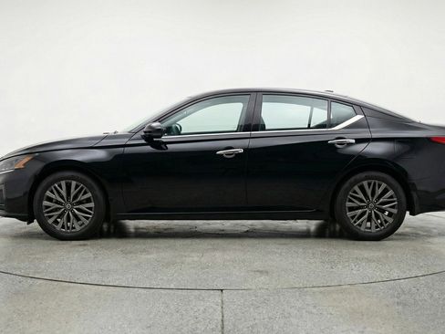 Used 2025 Nissan Altima 2.5 SV FWD image 5