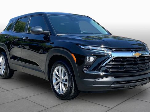 Used 2026 Chevrolet TrailBlazer LS w/ LS Convenience Package FWD image 3