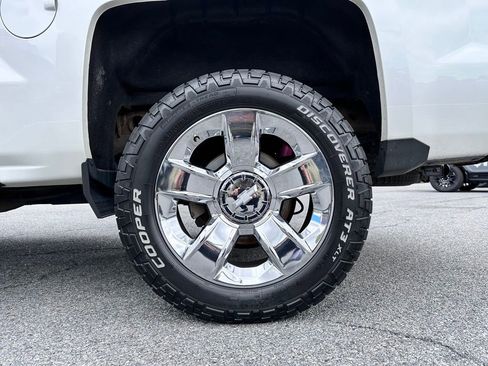 Used 2017 Chevrolet Silverado 1500 LTZ Z71 w/ LTZ Plus Package AWD/4WD image 44