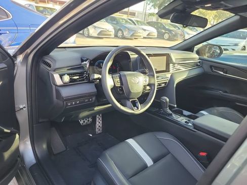 Used 2025 Toyota Camry SE FWD image 10
