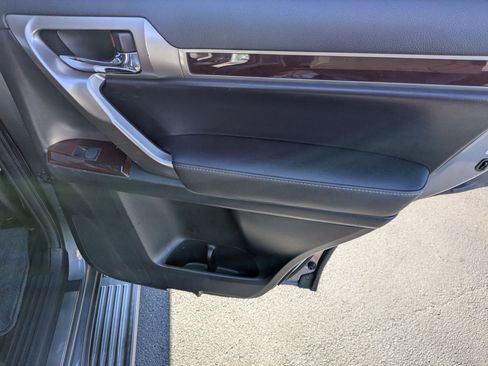 Used 2016 Lexus GX 460 image 31