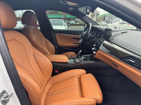 Used 2018 BMW 530e w/ Premium Package 2 image 14