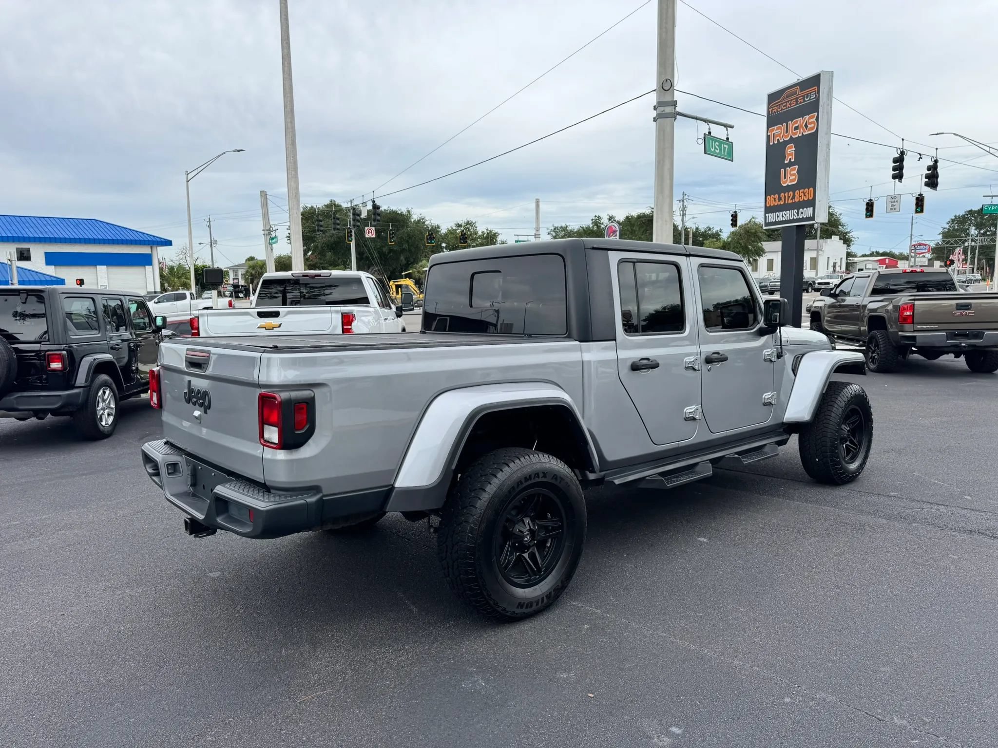 Used 2021 Jeep Gladiator Sport AWD/4WD image 5