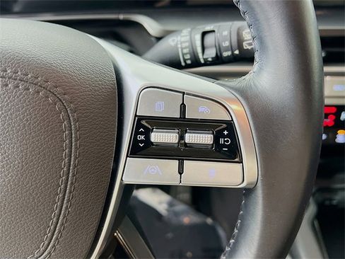 Used 2023 Kia Telluride S image 32