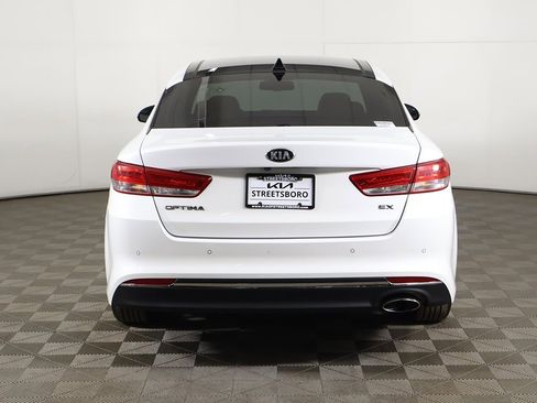Used 2018 Kia Optima EX w/ Premium Package image 12