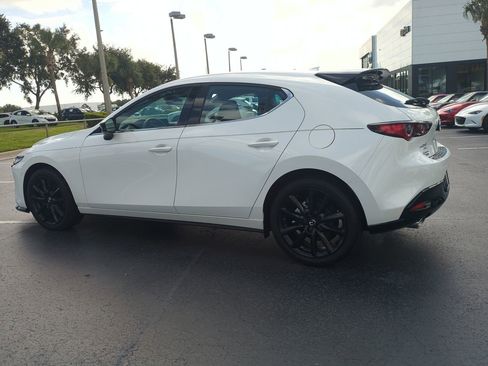 New 2025 MAZDA MAZDA3 Hatchback w/Premium Plus Pkg image 6