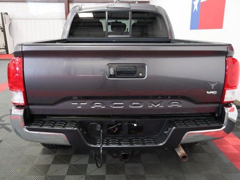 Used 2017 Toyota Tacoma SR5 w/ Tow Package RWD image 13