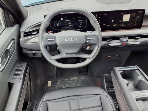 New 2026 Kia EV9 Land image 2