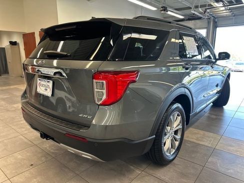 Used 2023 Ford Explorer XLT w/ Equipment Group 202A AWD/4WD image 14