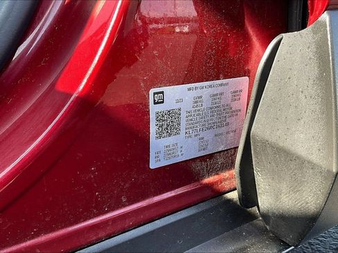 Used 2024 Chevrolet Trax LS w/ LS Convenience Package FWD image 18