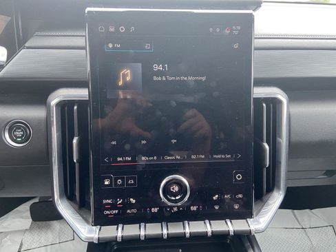 Used 2025 GMC Acadia Elevation AWD/4WD image 32
