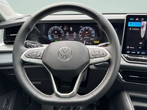 New 2026 Volkswagen Tiguan SE AWD/4WD image 12