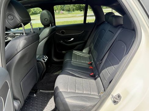Used 2022 Mercedes-Benz GLC 300 4MATIC w/ AMG Line image 22