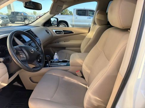 Used 2017 Nissan Pathfinder SV FWD image 14