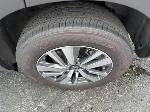 Used 2025 Nissan Pathfinder SL AWD/4WD image 8
