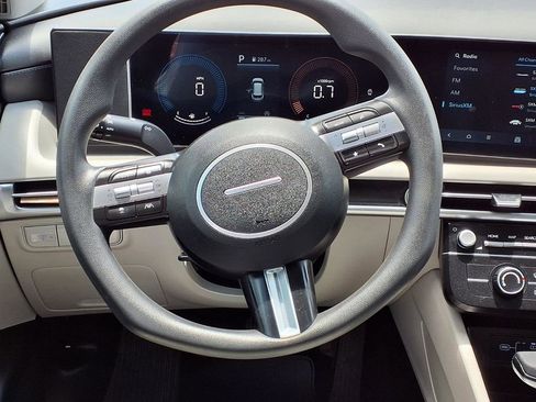 Used 2025 Hyundai Tucson SE FWD image 21