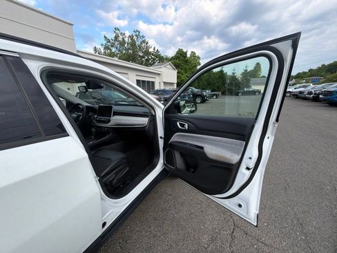 Used 2022 Jeep Compass Latitude AWD/4WD image 47