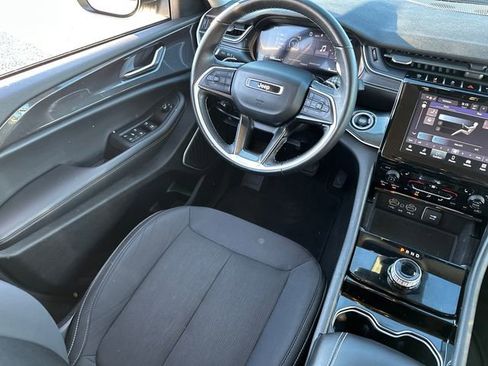 Used 2022 Jeep Grand Cherokee L Laredo w/ Luxury Tech Group I image 23