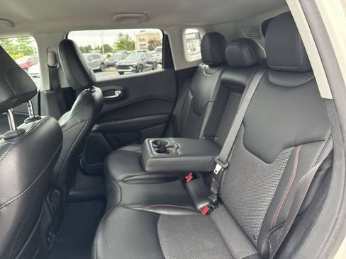 Used 2019 Jeep Compass Trailhawk AWD/4WD image 12