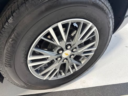 Used 2026 Chevrolet Traverse LT FWD image 15