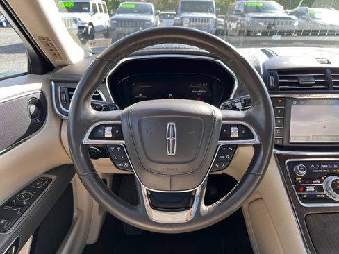 Used 2020 Lincoln Continental AWD w/ Premium Package image 26