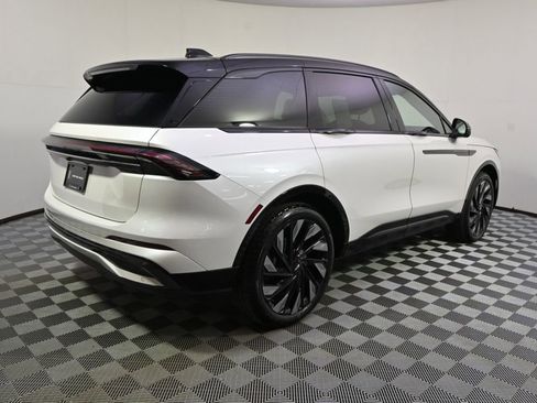 New 2026 Lincoln Nautilus Reserve w/ Jet Appearance Package AWD/4WD image 7