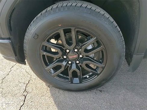 Used 2023 GMC Sierra 1500 Elevation image 8
